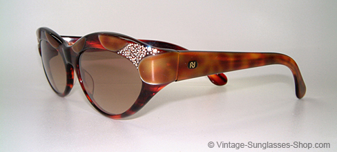 Nouvelle Vaque 'Yoko' Details