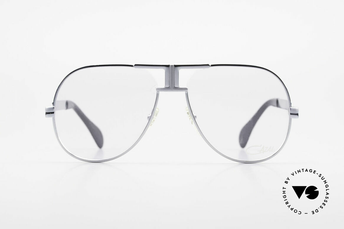 Cazal 702 Ultra Seltene 70er Cazal Brille, monumentale Fertigungsqualität aus Deutschland, Passend für Herren
