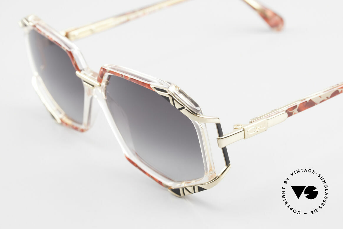 Cazal 355 Spektakuläre Sonnenbrille 90er, tolle Kombination von Farbe, Form und Materialien, Passend für Damen