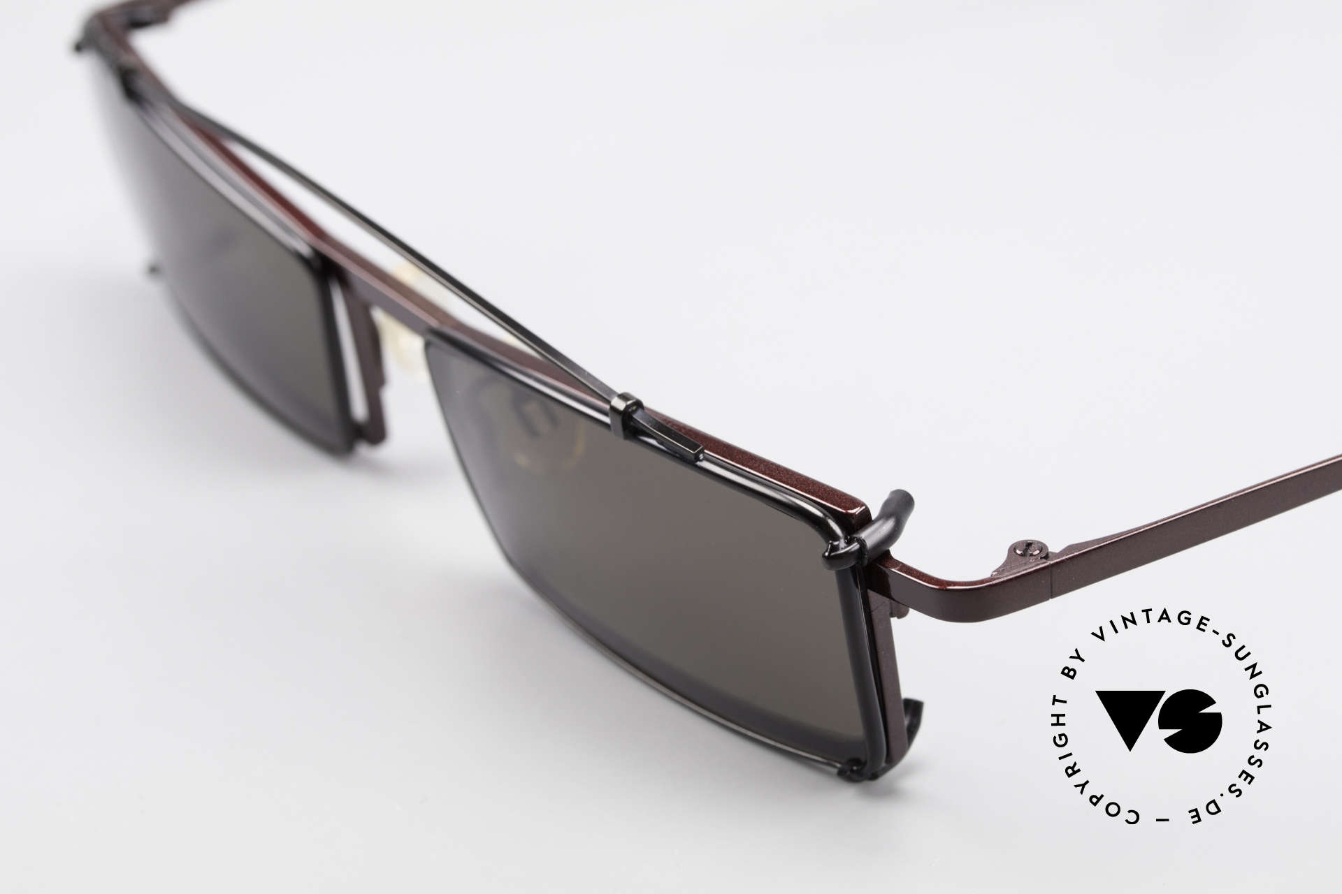 Theo Belgium XXM Clip On Designerbrille Eckig, eckiger Rahmen mit Sonnen-Clip (für 100% UV Schutz), Passend für Herren und Damen