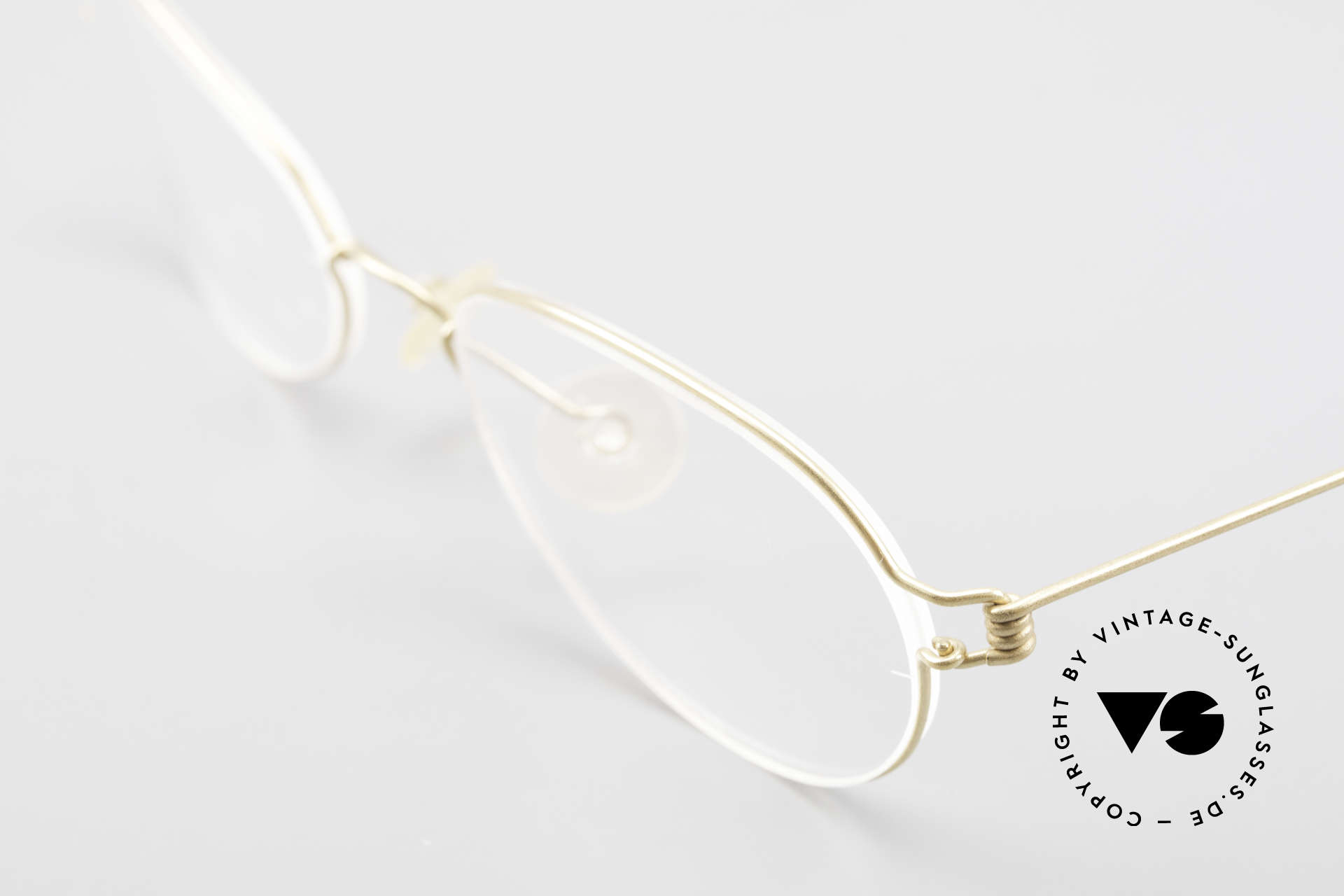 Lindberg Kari Air Titan Rim Ovale Titanium Brille Damen, eleganter Rahmen ohne Schrauben, Nieten oder Lötungen, Passend für Damen