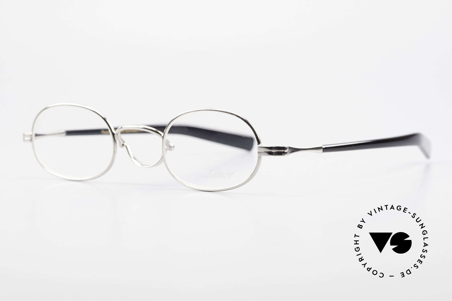 Lunor Swing A 36 Oval Vintage Brille Mit Schwenksteg, bekannt für den W-Steg und die schlichten Formen, Passend für Herren und Damen