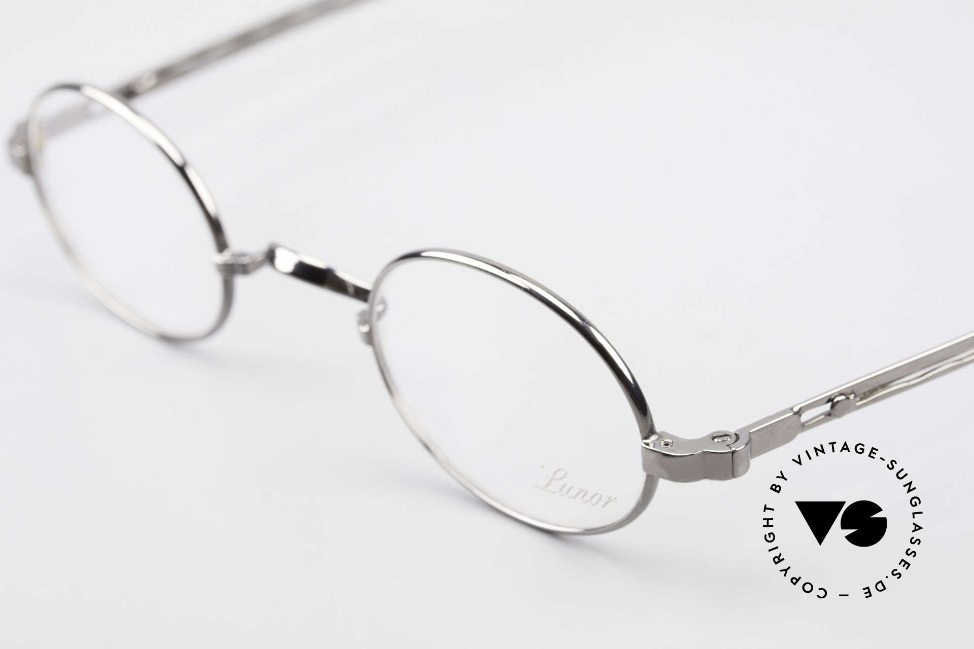 Lunor I 22 Telescopic Ovale Brille Schiebebügel, bekannt für den W-Steg und die schlichten Formen, Passend für Herren und Damen