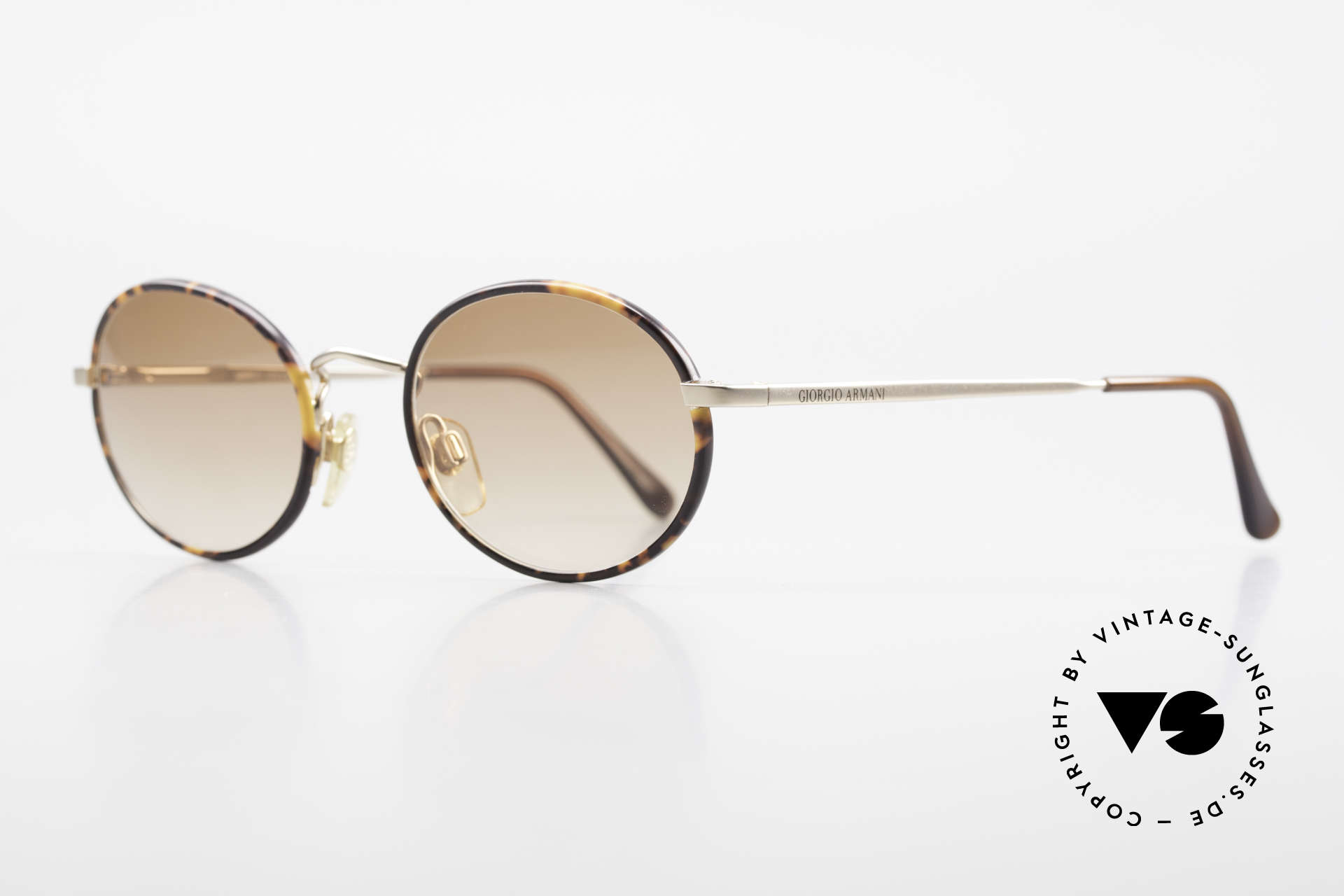 Giorgio Armani 235 Ovale Vintage Sonnenbrille, goldene Fassung mit Windsor-Ringen in "Schildpatt", Passend für Herren und Damen