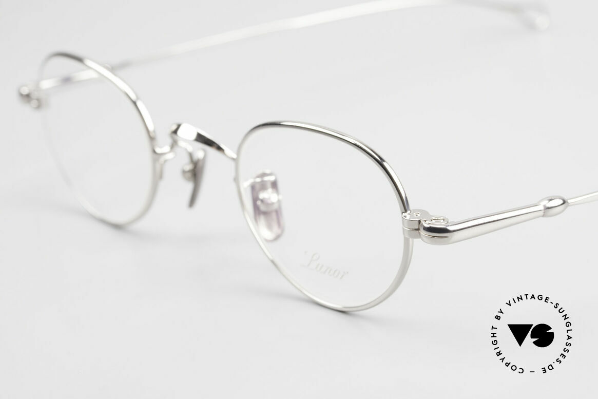 Lunor V 103 Zeitlose Lunor Brille Platin, aus der 2011er Kollektion in altbekannter Qualität, Passend für Herren und Damen
