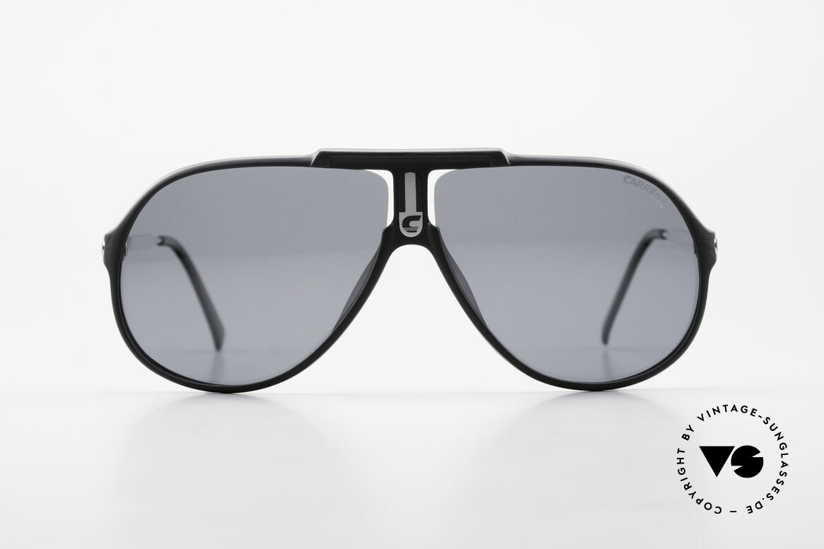Carrera 5590 80er 90er Brille Polarisierend, POLARISIERENDE Gläser in grau; 100% UV protection, Passend für Herren