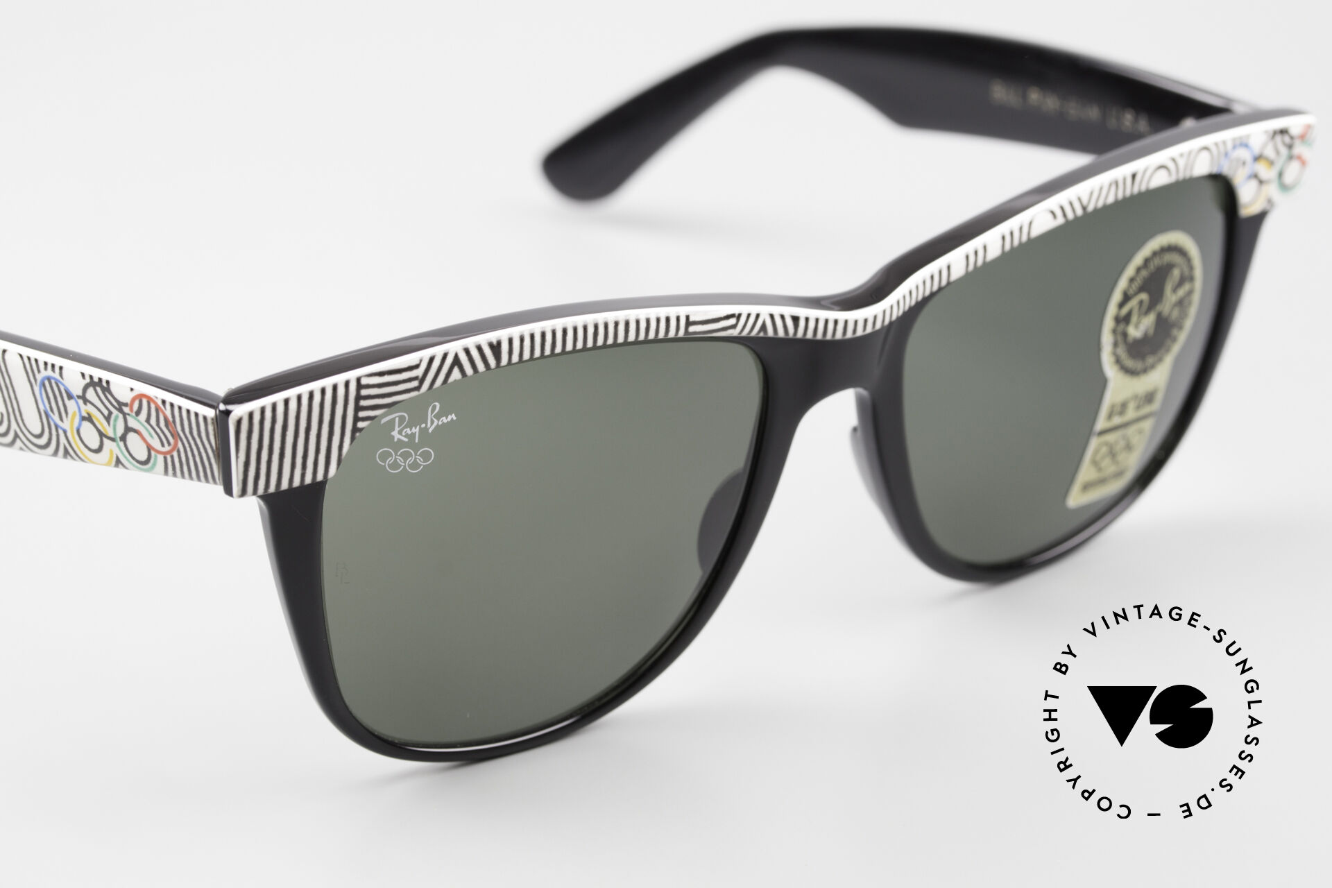 Wayfarer sport sunglasses top