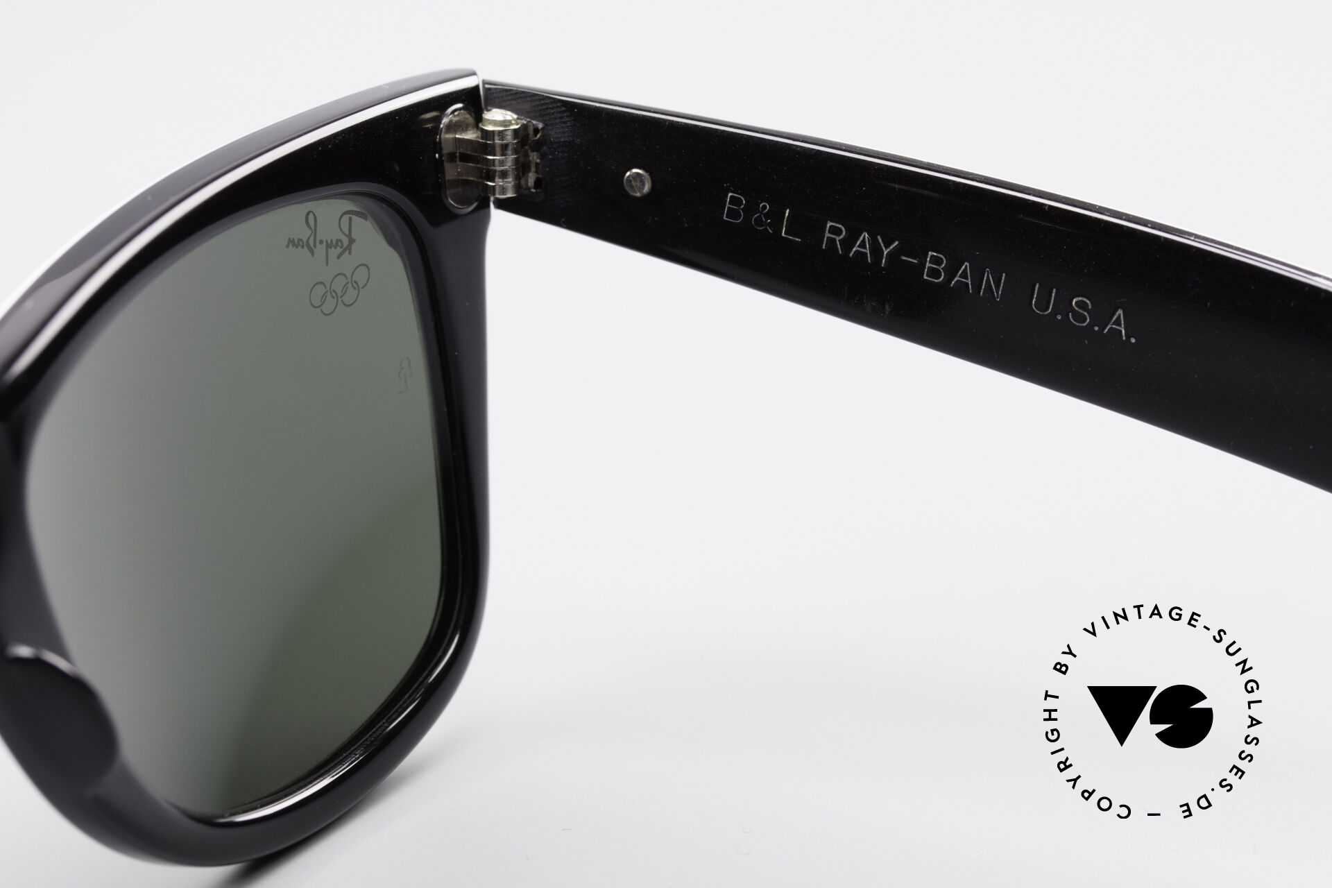 Wayfarer hinges clearance