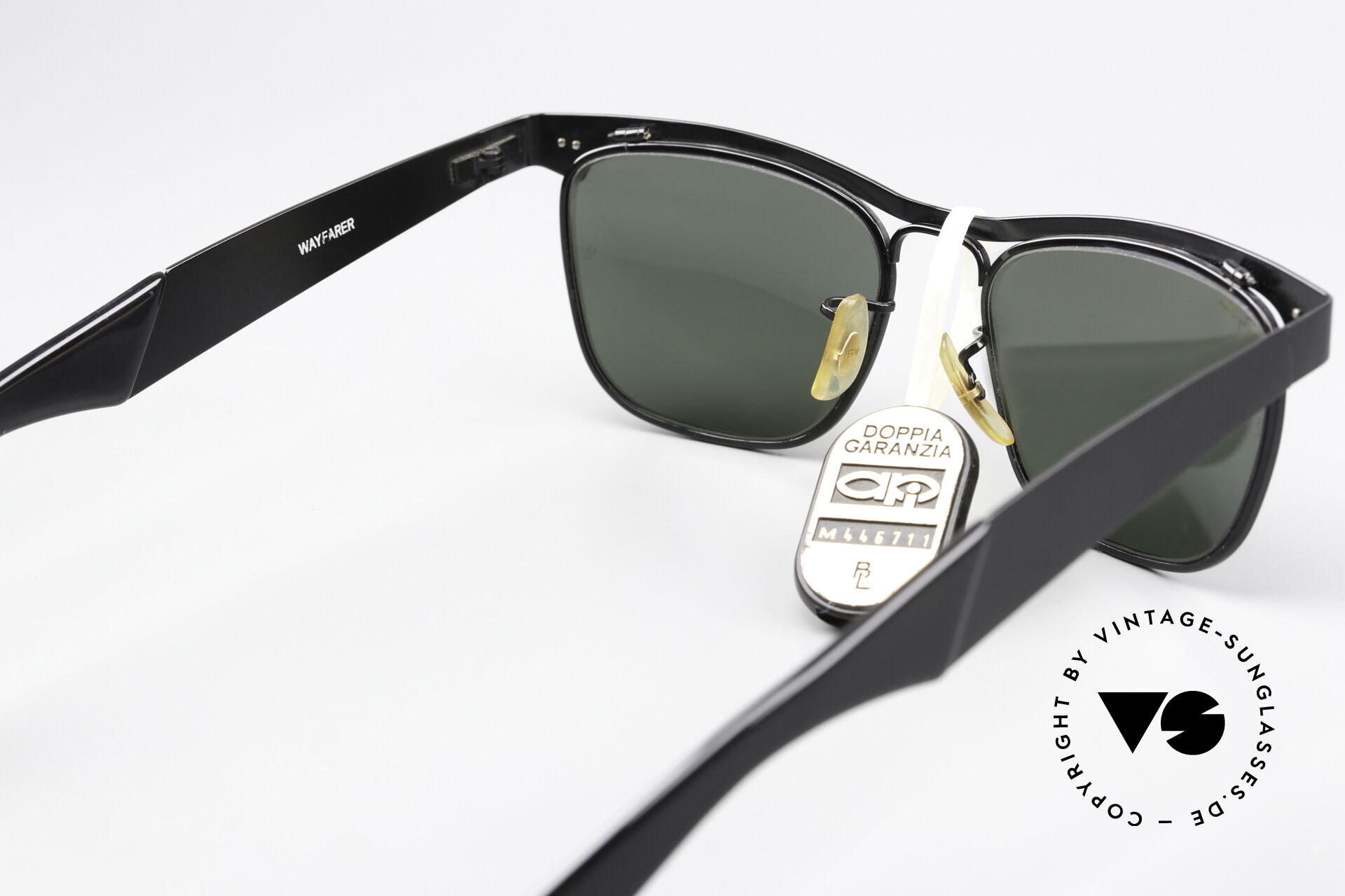 Wayfarer metal frame store