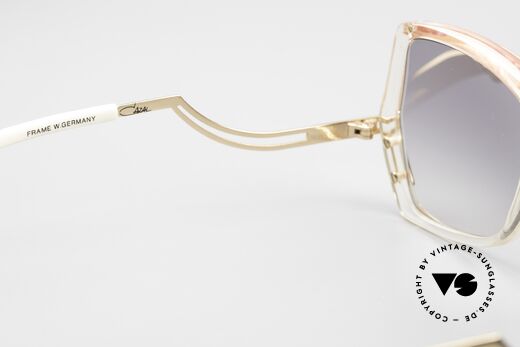 Cazal 178 Extravagante Damen Sonnenbrille, Sonnengläser in grau-Verlauf mit 100% UV Schutz, Passend für Damen