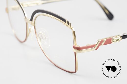 Cazal 240 Alte 80er Brille Für Damen, ungetragen (wie alle unsere alten Cazal Modelle) Cazal 240 Alte 80er Brille Für Damen, ungetragen (wie alle unsere alten Cazal Modelle)