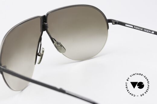 Porsche 5628 Geniale 80er Faltsonnenbrille, MINI-Kratzerchen rechtes Glas = auf 369€ reduziert, Passend für Herren Porsche 5628 Geniale 80er Faltsonnenbrille, MINI-Kratzerchen rechtes Glas = auf 369€ reduziert, Passend für Herren