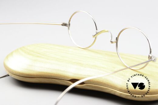 Schubert Antik Museumsbrille ca 100 Jahre alt, mit Gespinstbügeln, Gr. 35/24, inkl. Lunor Holzetui, Passend für Herren und Damen Schubert Antik Museumsbrille ca 100 Jahre alt, mit Gespinstbügeln, Gr. 35/24, inkl. Lunor Holzetui, Passend für Herren und Damen