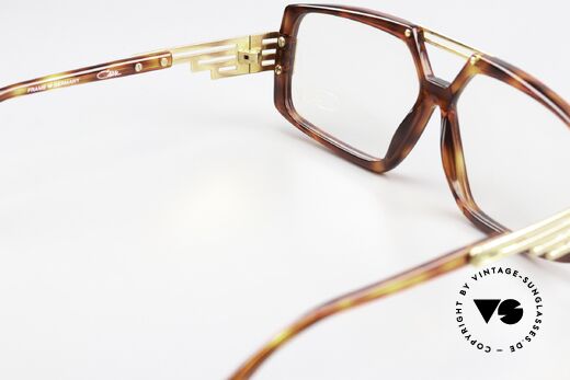 Cazal 325 Old School West Germany, ungetragen und mit original CAZAL Etui, Passend für Herren und Damen