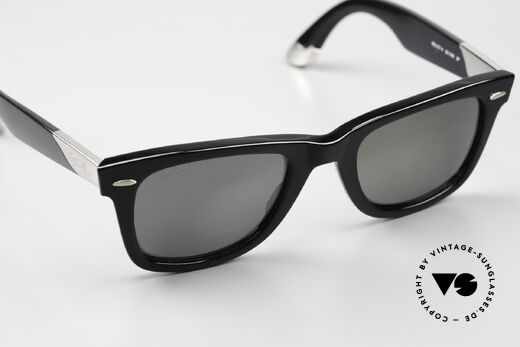 Ray Ban Wayfarer I Ultra 24k Gold Mirrored Gläser, hier die Version mit 24k verspiegelten Gläsern, Passend für Herren und Damen Ray Ban Wayfarer I Ultra 24k Gold Mirrored Gläser, hier die Version mit 24k verspiegelten Gläsern, Passend für Herren und Damen