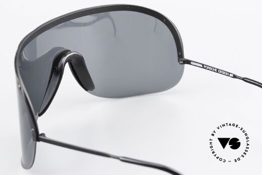 Porsche 5620 Yoko Ono Sonnenbrille 1981, ungetragene 1980er Rarität mit MINI-MINI Kratzerchen, Passend für Herren und Damen Porsche 5620 Yoko Ono Sonnenbrille 1981, ungetragene 1980er Rarität mit MINI-MINI Kratzerchen, Passend für Herren und Damen