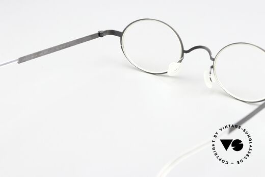 Lindberg 5000 Strip Titan Extra Kleine Brille Unisex Oval, ungetragenes Designerstück + orig. Lindberg Magnet-Etui, Passend für Herren und Damen Lindberg 5000 Strip Titan Extra Kleine Brille Unisex Oval, ungetragenes Designerstück + orig. Lindberg Magnet-Etui, Passend für Herren und Damen