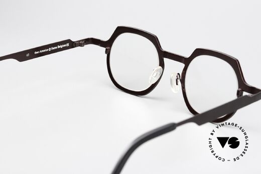 Theo Belgium America Titanium Brille Dunkelbraun, ungetragen; wie alle unsere vintage Theo Brillen, Passend für Herren und Damen