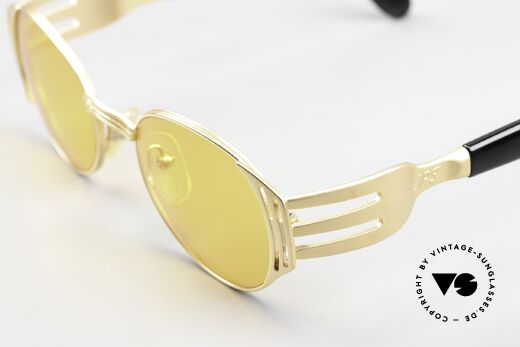 Jean Paul Gaultier 56-3281 Die JPG Gabel Sonnenbrille, Titanium-Rahmen in mattgold, made in Japan, Passend für Herren und Damen Jean Paul Gaultier 56-3281 Die JPG Gabel Sonnenbrille, Titanium-Rahmen in mattgold, made in Japan, Passend für Herren und Damen