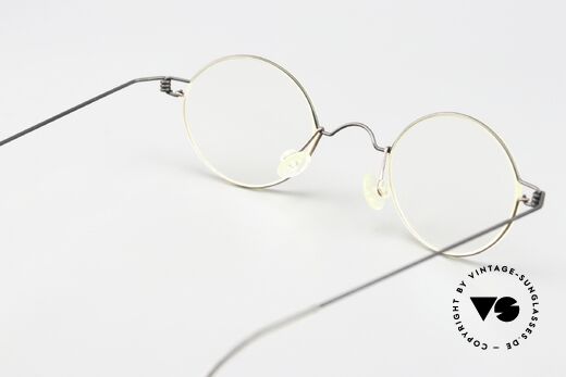 Lindberg Corona 42 Air Titan Rim Alter 90er Jahre Brillenklassiker, ungetragenes Original (mit altem Schriftzug); inkl. Etui, Passend für Herren und Damen Lindberg Corona 42 Air Titan Rim Alter 90er Jahre Brillenklassiker, ungetragenes Original (mit altem Schriftzug); inkl. Etui, Passend für Herren und Damen
