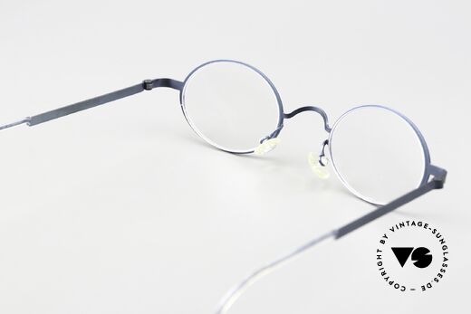 Lindberg 5000 Strip Titan Extra Kleine Brille 41mm Size, ungetragenes Designerstück + orig. Lindberg Magnet-Etui, Passend für Herren und Damen Lindberg 5000 Strip Titan Extra Kleine Brille 41mm Size, ungetragenes Designerstück + orig. Lindberg Magnet-Etui, Passend für Herren und Damen