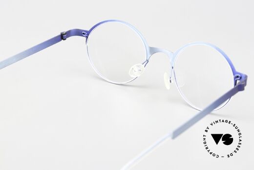 Lindberg 4030 Strip Titan 90er Brille In Blau Metallic, ungetragenes Designerstück + orig. Lindberg Magnet-Etui, Passend für Herren und Damen Lindberg 4030 Strip Titan 90er Brille In Blau Metallic, ungetragenes Designerstück + orig. Lindberg Magnet-Etui, Passend für Herren und Damen