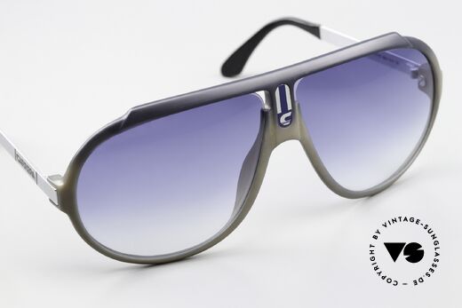 Carrera 5512 2in1 Sonnenbrille Blau & Grün, ungetragen mit 2 unterschiedlichen Fronten; einmalig!, Passend für Herren Carrera 5512 2in1 Sonnenbrille Blau & Grün, ungetragen mit 2 unterschiedlichen Fronten; einmalig!, Passend für Herren
