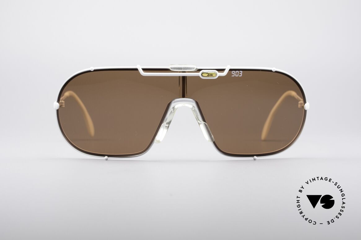 Cazal 903 Sportliche 80er Sonnenbrille, legendäre Cazal DesignerSonnenbrille von 1989/90, Passend für Herren Cazal 903 Sportliche 80er Sonnenbrille, legendäre Cazal DesignerSonnenbrille von 1989/90, Passend für Herren