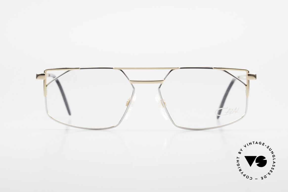 Cazal 751 Eckige Alte 90er Designerbrille, eckiges Rahmendesign mit hochwertiger Lackierung, Passend für Herren