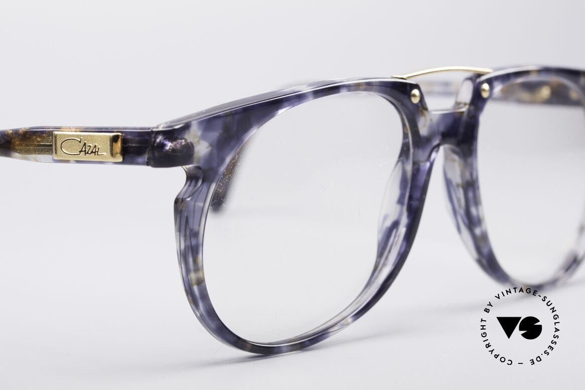 Cazal 645 Außergewöhnliche Vintage Brille, ungetragen (wie alle unsere vintage CAZAL Brillen), Passend für Herren
