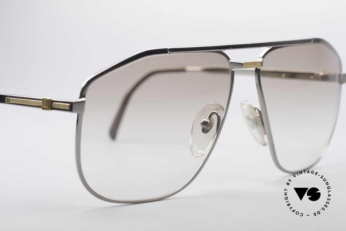 Dunhill 6096 Titanium Fassung 18kt Echtgold, Dekor ist 18kt Echtgold & nur ganz leicht getönte Gläser, Passend für Herren