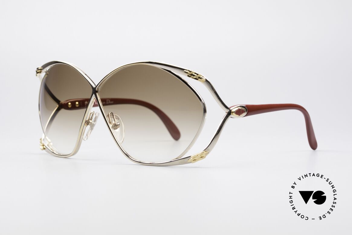 Christian Dior 2056 80er Brille Sonderedition, feminines und auffallend elegantes "Butterfly" Design, Passend für Damen