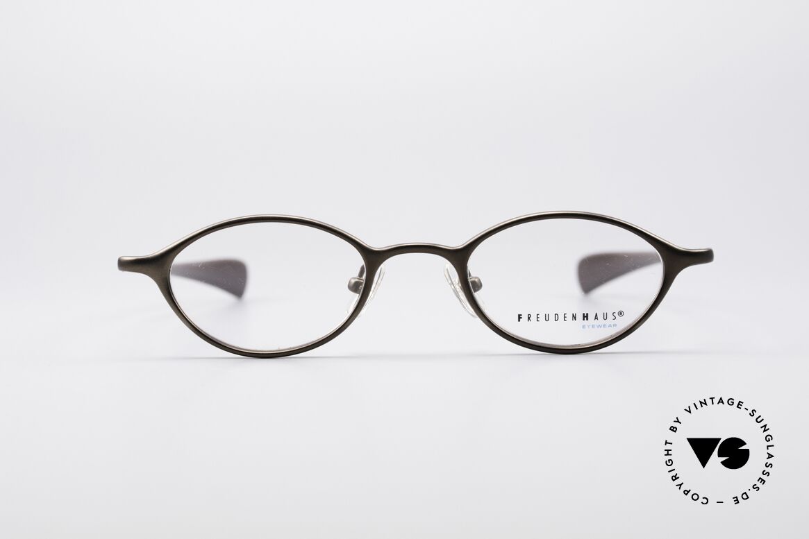 Freudenhaus Zoe Ovale Titan Vintage Brille, vintage Brillenfassung von FREUDENHAUS, München, Passend für Damen
