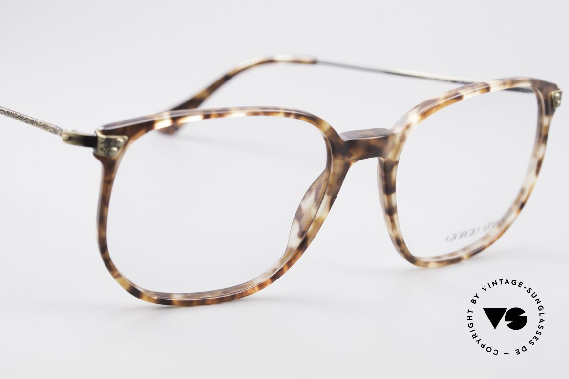Giorgio Armani 335 Echte Vintage Unisex Brille, ungetragen (wie all unsere Armani Design-Klassiker), Passend für Herren und Damen