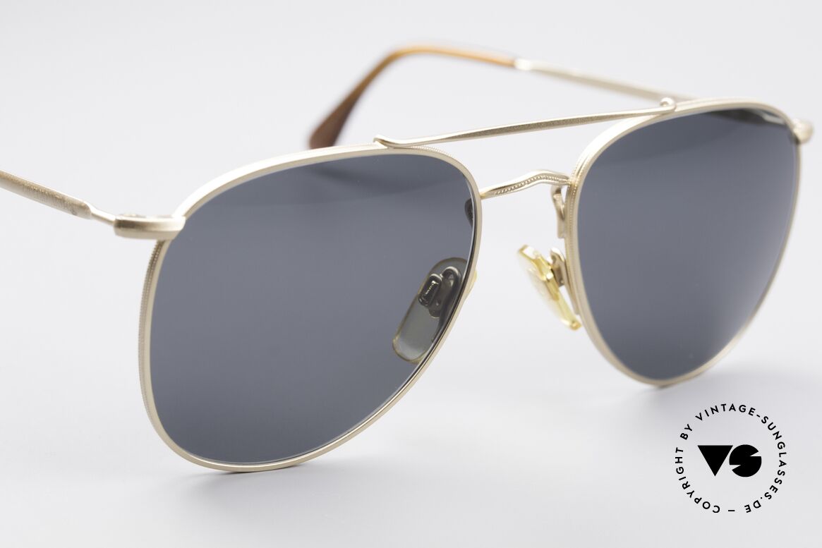 Giorgio Armani 149 Kleine Aviator Sonnenbrille, ungetragen (wie all unsere 1990er Jahre Klassiker), Passend für Herren und Damen