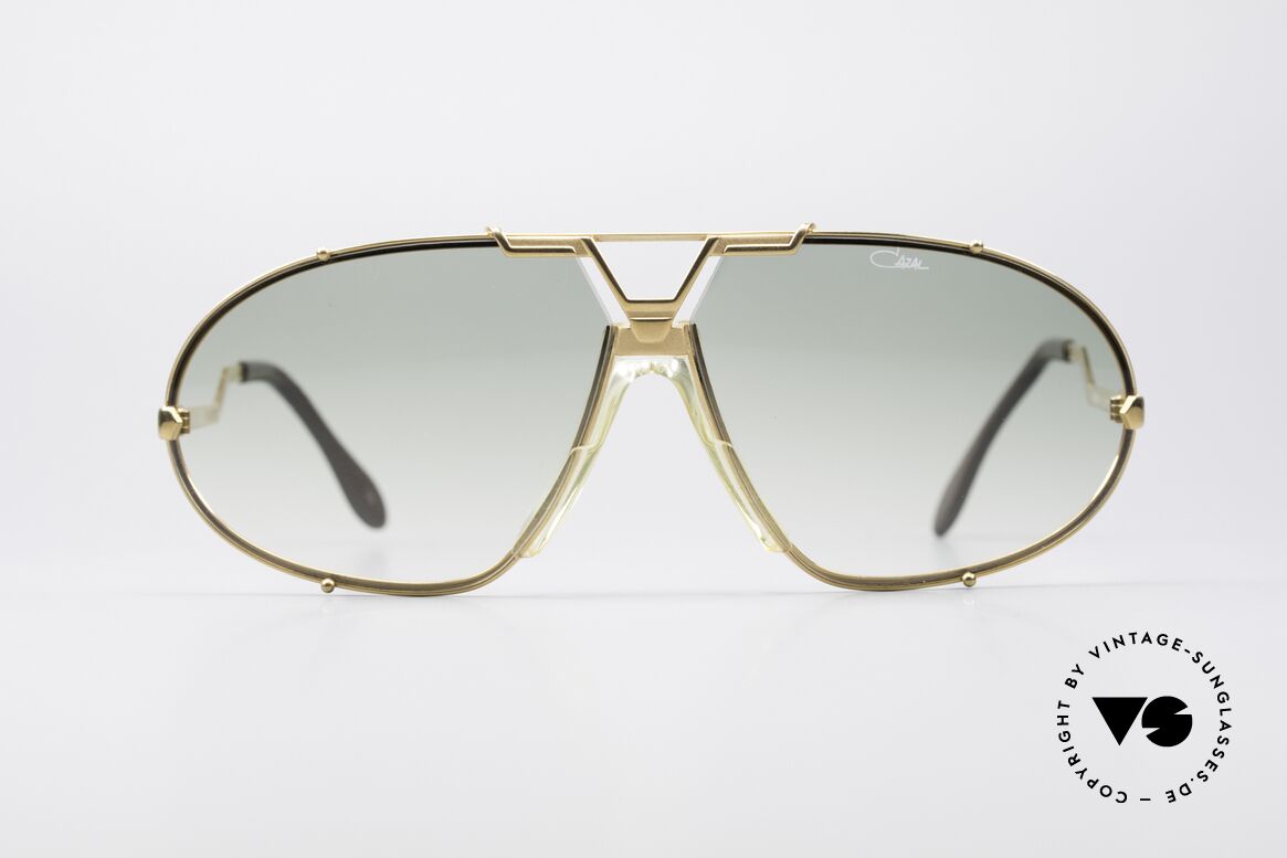 Cazal 906 Anthony Quinn Filmbrille, 906: eine der schönsten vintage Sonnenbrillen von Cazal, Passend für Herren