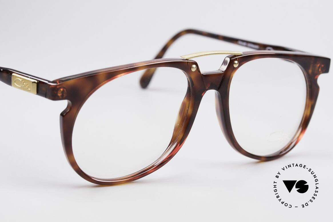 Cazal 645 Außergewöhnliche Vintage Brille, ungetragen (wie alle unsere vintage CAZAL Brillen), Passend für Herren