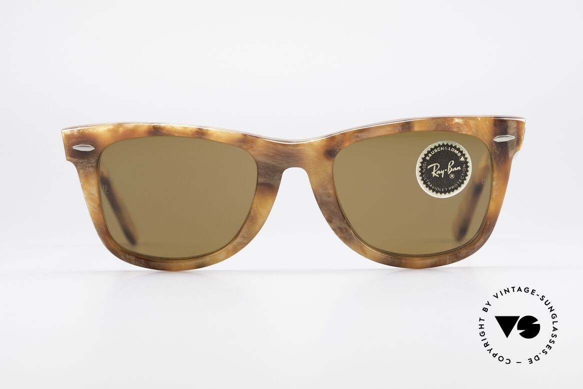 Ray Ban Wayfarer I Limited Edition Blond Frost, in den 80ern getragen v. Don Johnson in 'Miami Vice', Passend für Herren und Damen Ray Ban Wayfarer I Limited Edition Blond Frost, in den 80ern getragen v. Don Johnson in 'Miami Vice', Passend für Herren und Damen