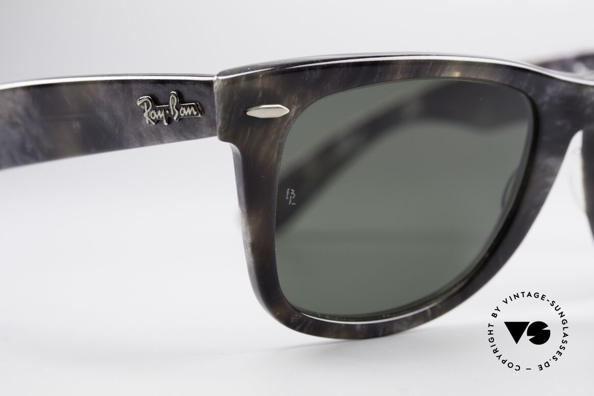 Ray Ban Wayfarer I Limited Edition Gray Frost, ungetragen (wie alle unsere alten Wayfarer-Unikate), Passend für Herren und Damen