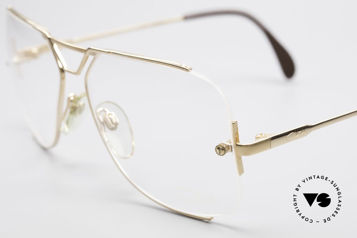 Cazal 722 Alte Designerbrille Von 1984, äußerst angenehm zu tragen, da 27 Gramm leicht, Passend für Herren