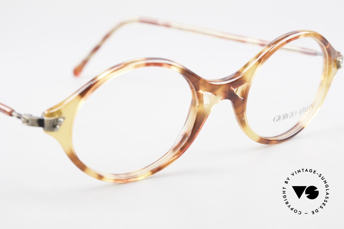 Giorgio Armani 339 Kleine Ovale Vintage Brille, ungetragen (wie all unsere  90er Jahre DesignKlassiker), Passend für Herren und Damen