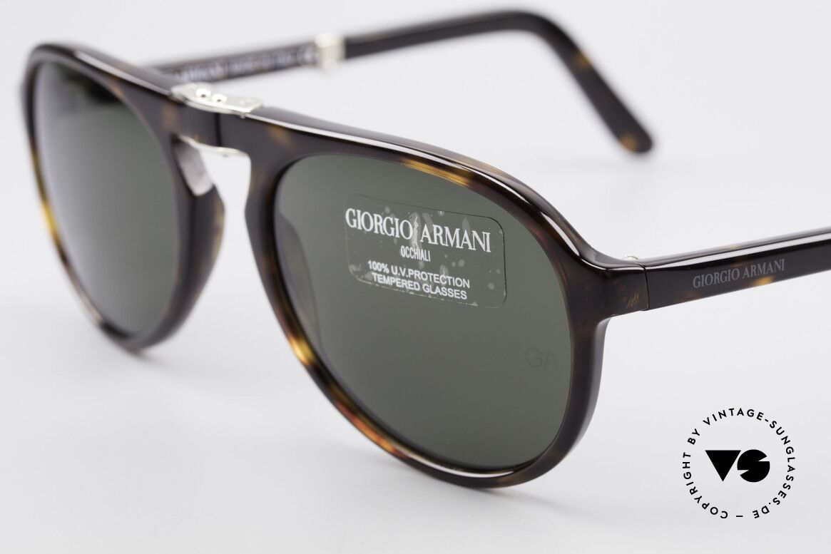 Giorgio Armani 2522 Faltbare Aviator Sonnenbrille, ungetragen (wie all unsere vintage Designerstücke), Passend für Herren und Damen