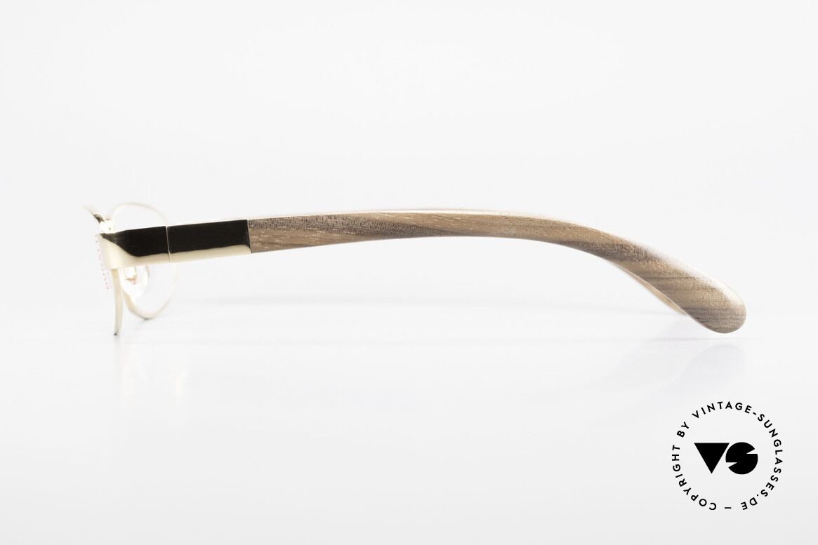 Bugatti 530 Walnuss Titanbrille 22kt Gold, flexible Federscharniere für eine optimale Passform, Passend für Herren