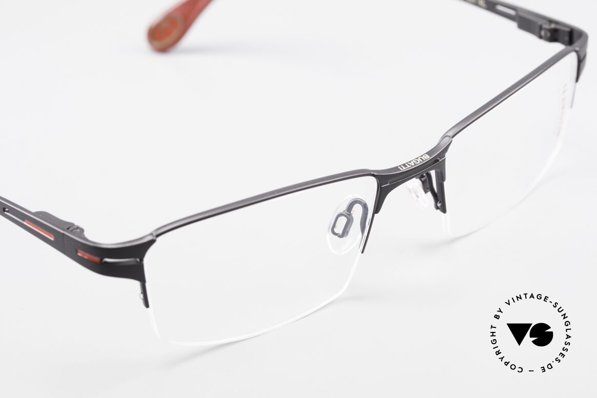 Bugatti 456 Titanium Brille Nylor Faden, ungetragen (wie alle unsere BUGATTI Fassungen), Passend für Herren