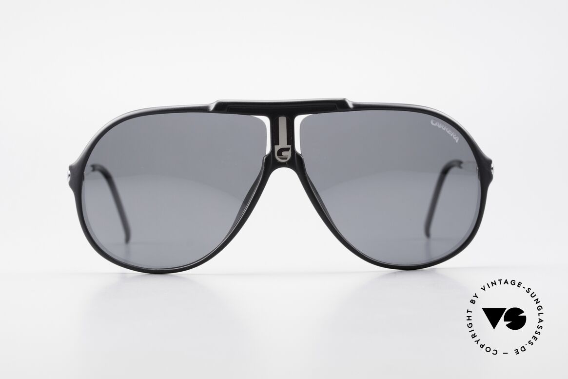 Carrera 5590 Polarisierende Sonnenbrille, sportlich elegante 80er Jahre CARRERA Aviator-Brille, Passend für Herren
