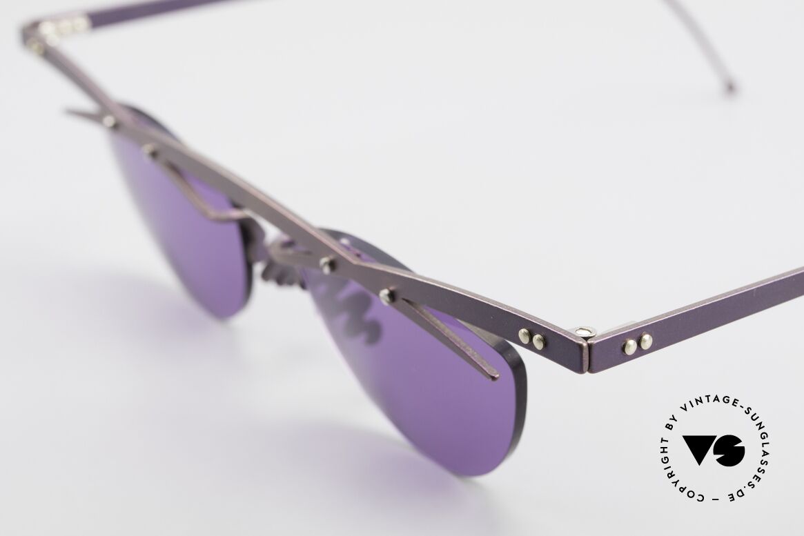 Theo Belgium Tita III 4 XL Crazy Vintage Sonnenbrille, die Gläser sind mit Schrauben am Titan-Rahmen fixiert, Passend für Herren und Damen