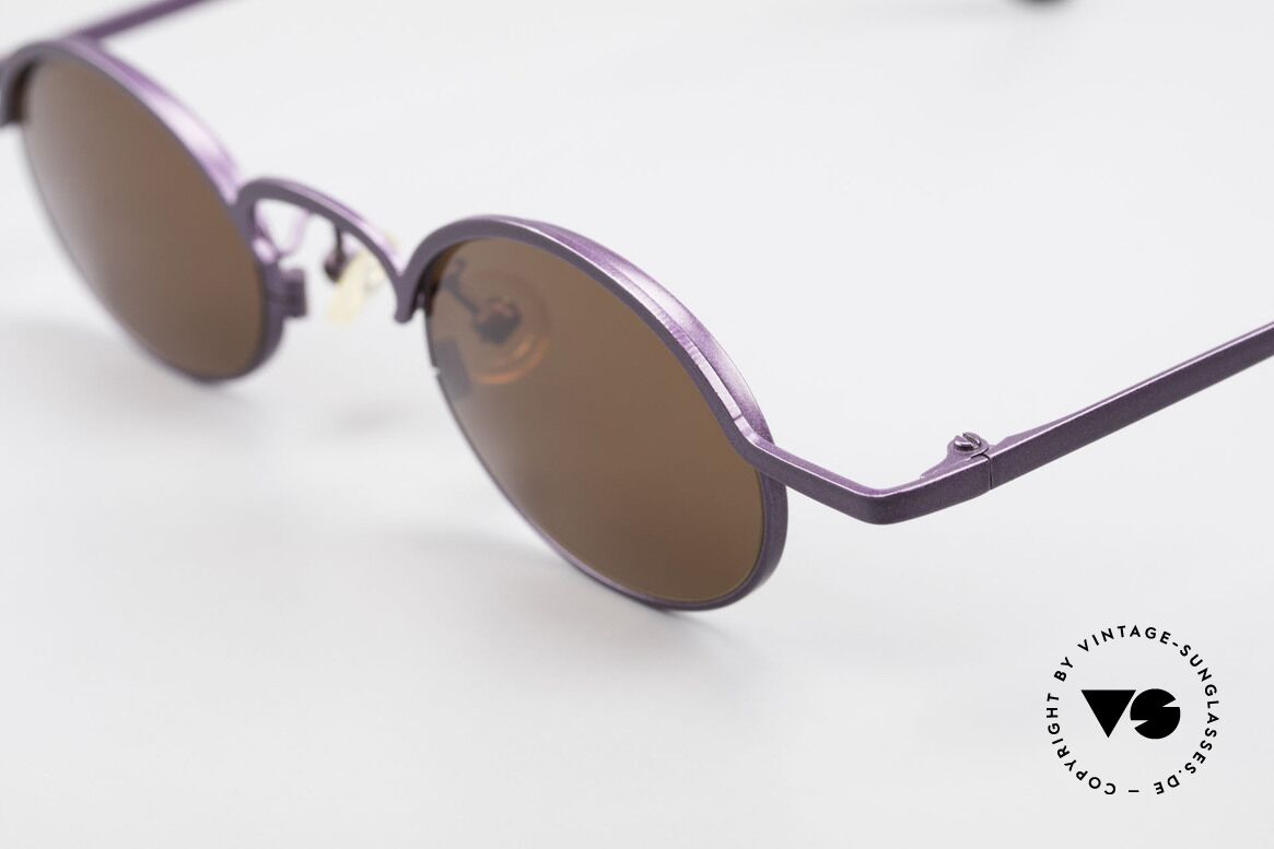 Theo Belgium San 90er Designer Sonnenbrille, sehr spezielle dunkle Lackierung in VIOLETT METALLIC, Passend für Damen