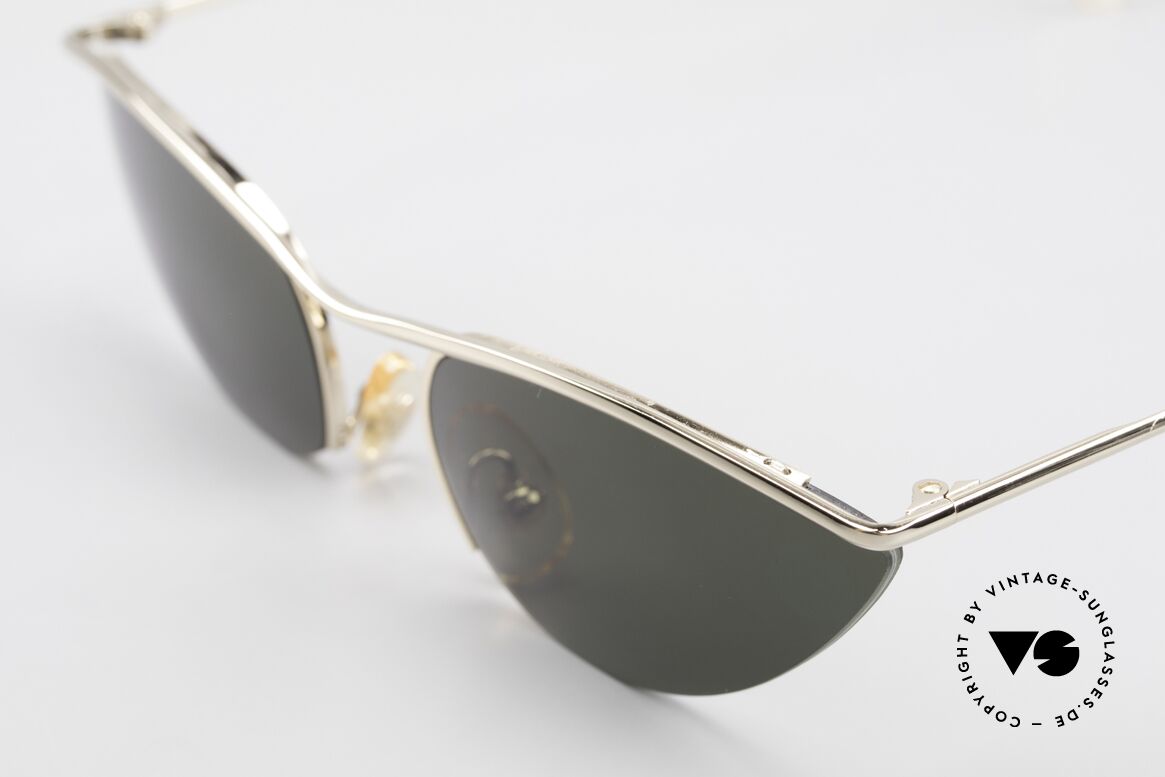 Cutler And Gross 0359 Cateye Designer Sonnenbrille, halb randlos: Gläser sind mit einem Nylor-Faden gefasst, Passend für Damen