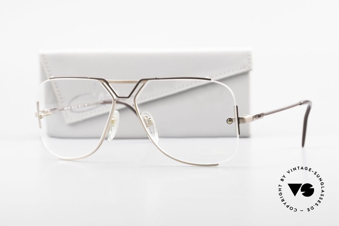 Cazal 722 Sehr Kreative Brille Von 1984, Demogläser sollten durch optische ersetzt werden, Passend für Herren