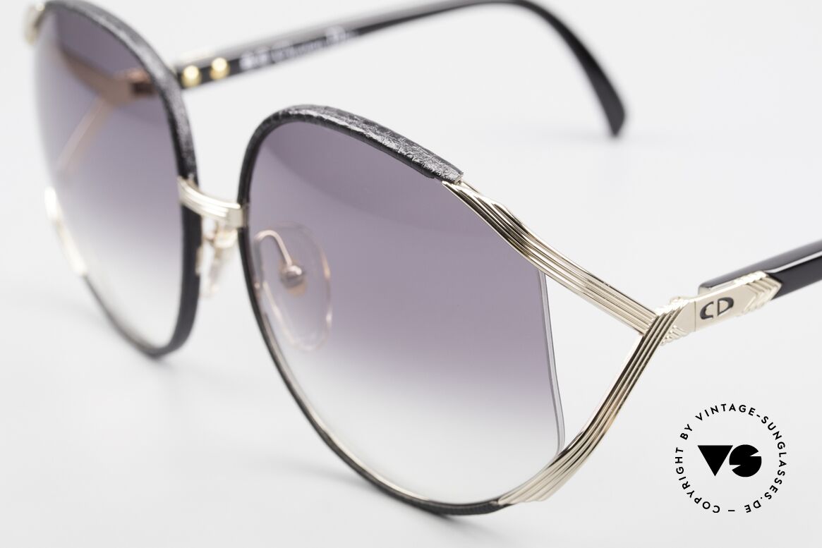 Christian Dior 2250 Rihanna Sonnenbrille Leder, getragen v. Rihanna auf dem Cover "Man Down" Single, Passend für Damen